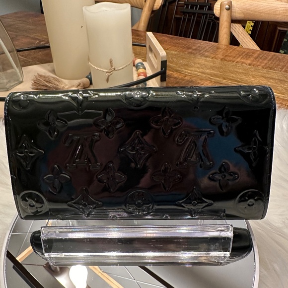 RARE Emerald Green Vernis Louis Vuitton Sara Wallet - Picture 4 of 13